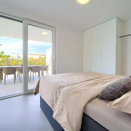 ヴィラ I プナト