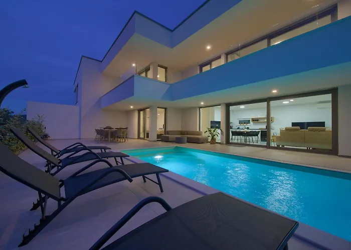 Villa I *