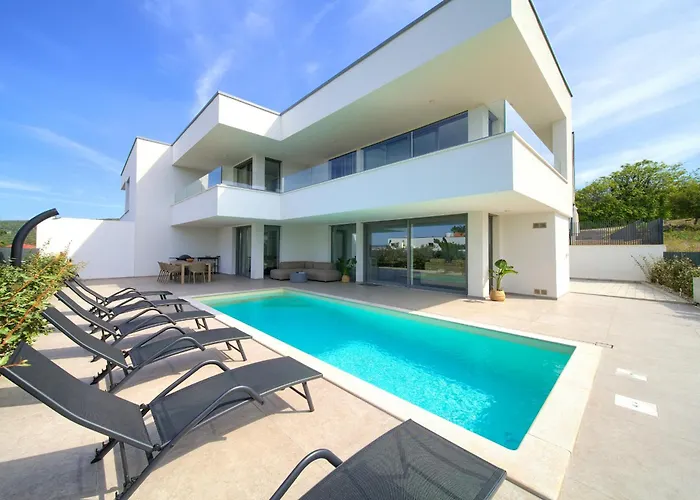 Villa I